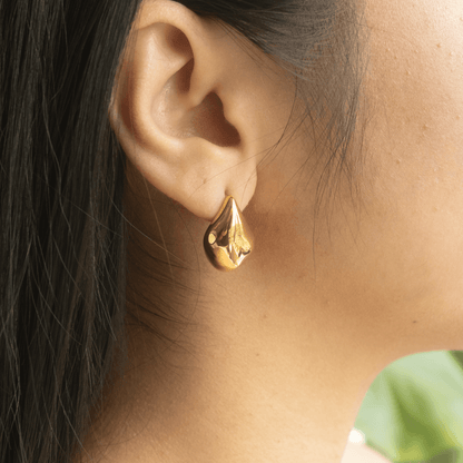 Lea Petal Stud Earrings